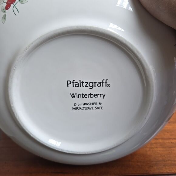 PFALTZGRAFF WINTERBERRY MERRY EVERYTHING BOWL - Picture 7 of 7
